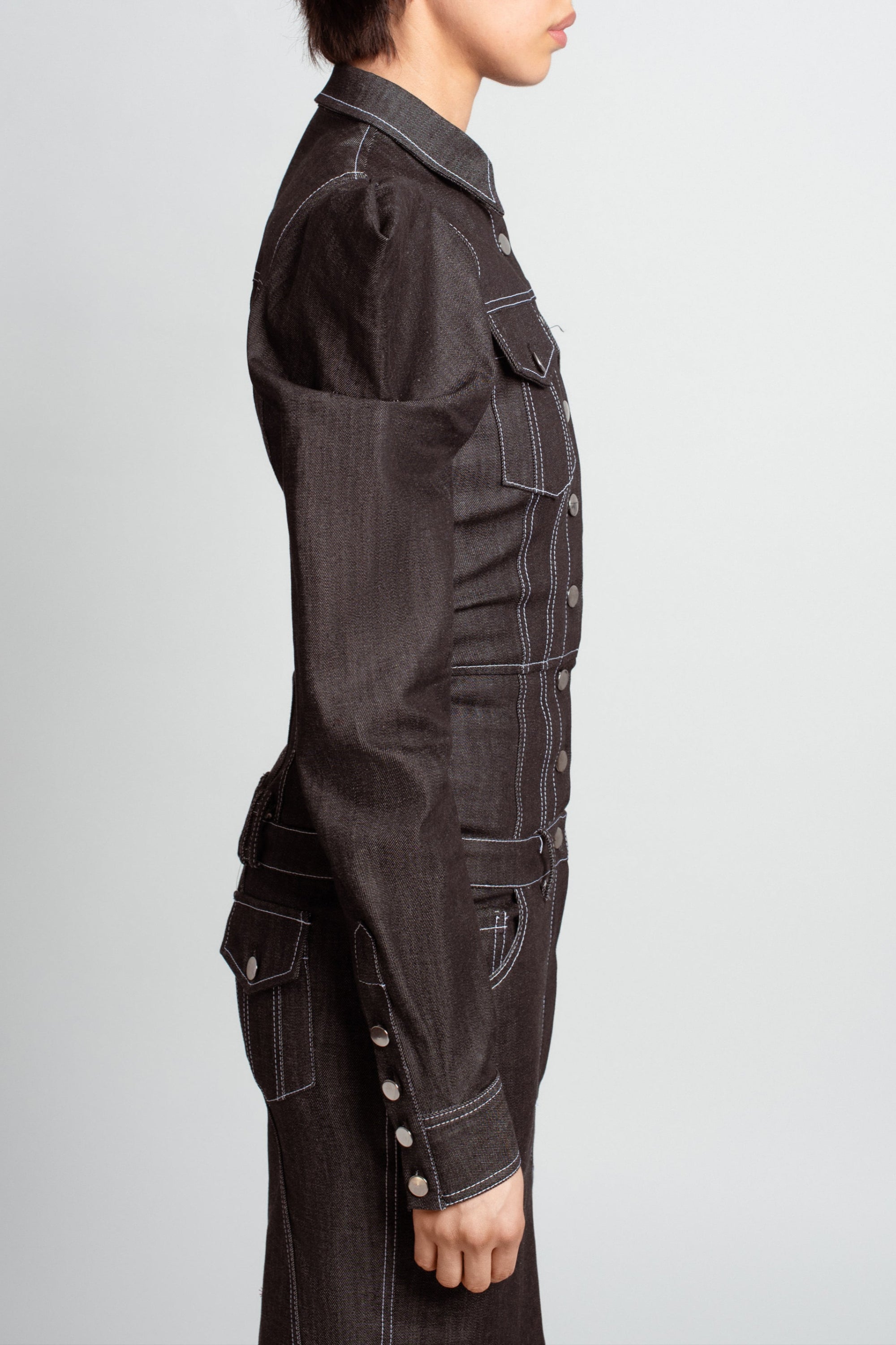 午夜蓝雕塑感牛仔连衣裙——建筑感十足的泡泡袖