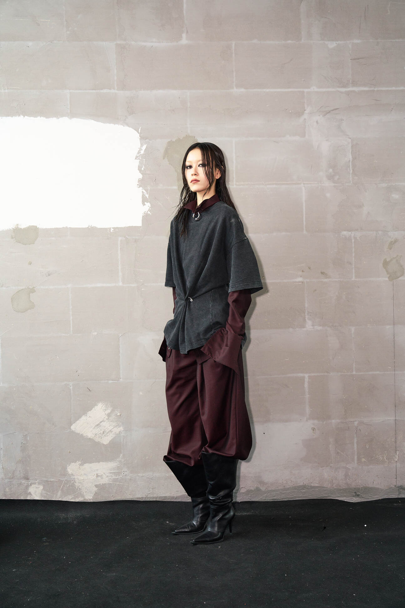 Wool Barrel Pleated Trousers - Burgundy