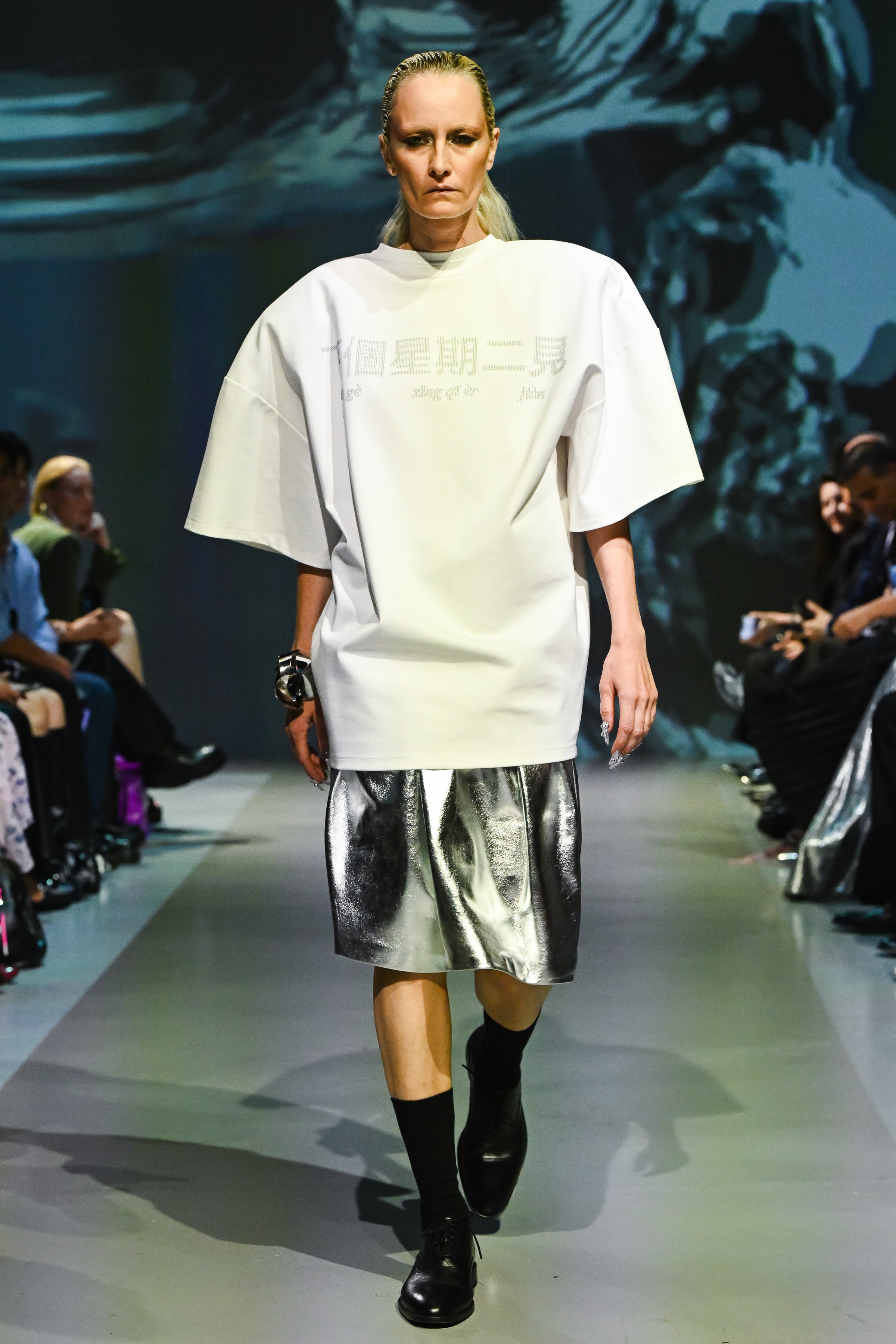 White Oversized Graphic Tee with Chinese text front view model