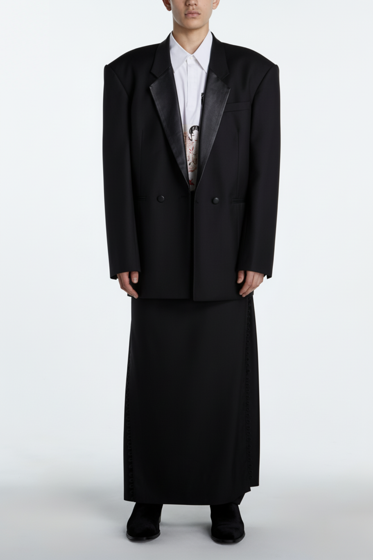 Black Oversized Boxy Blazer – Leather Lapel Construction