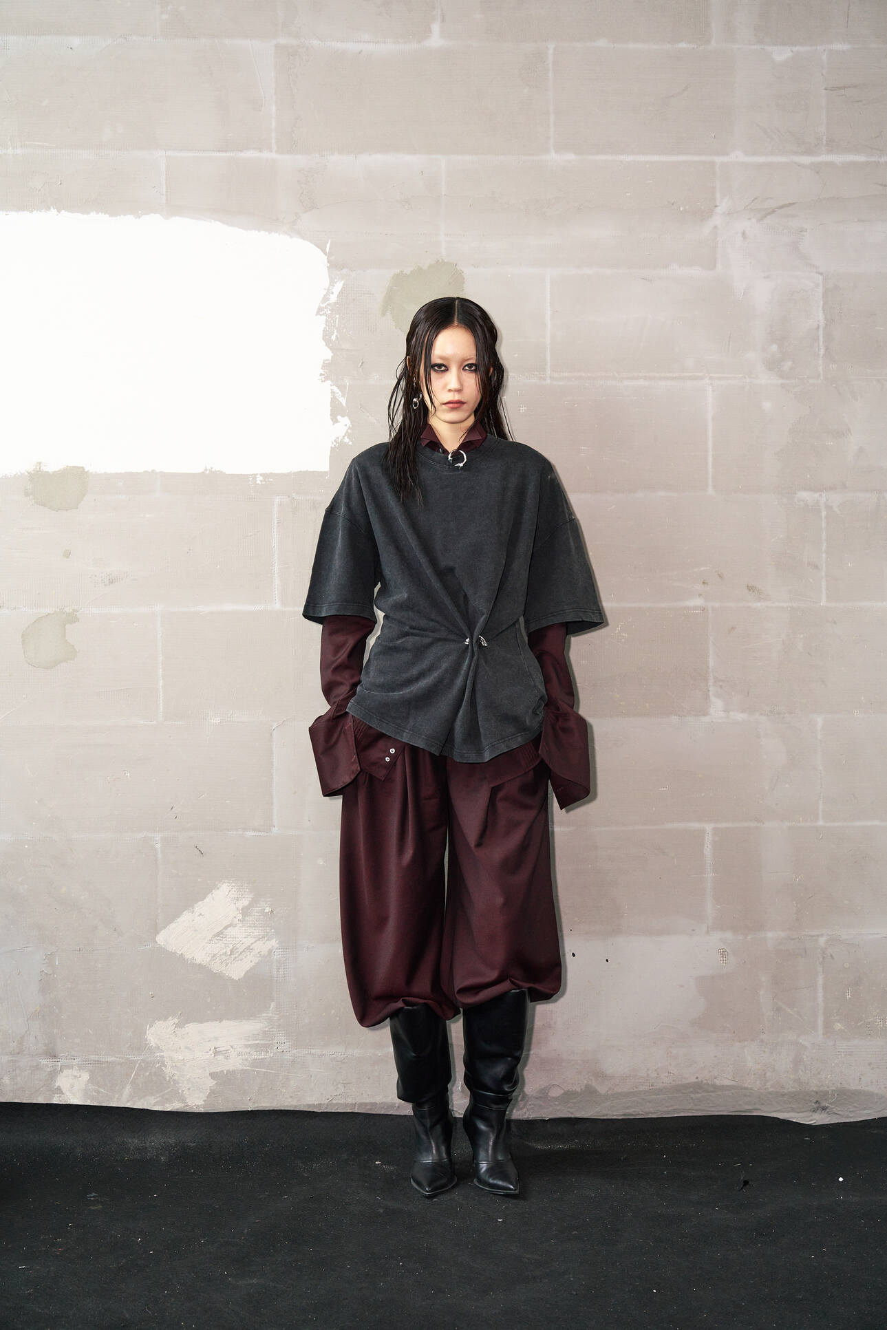 Wool Barrel Pleated Trousers - Burgundy
