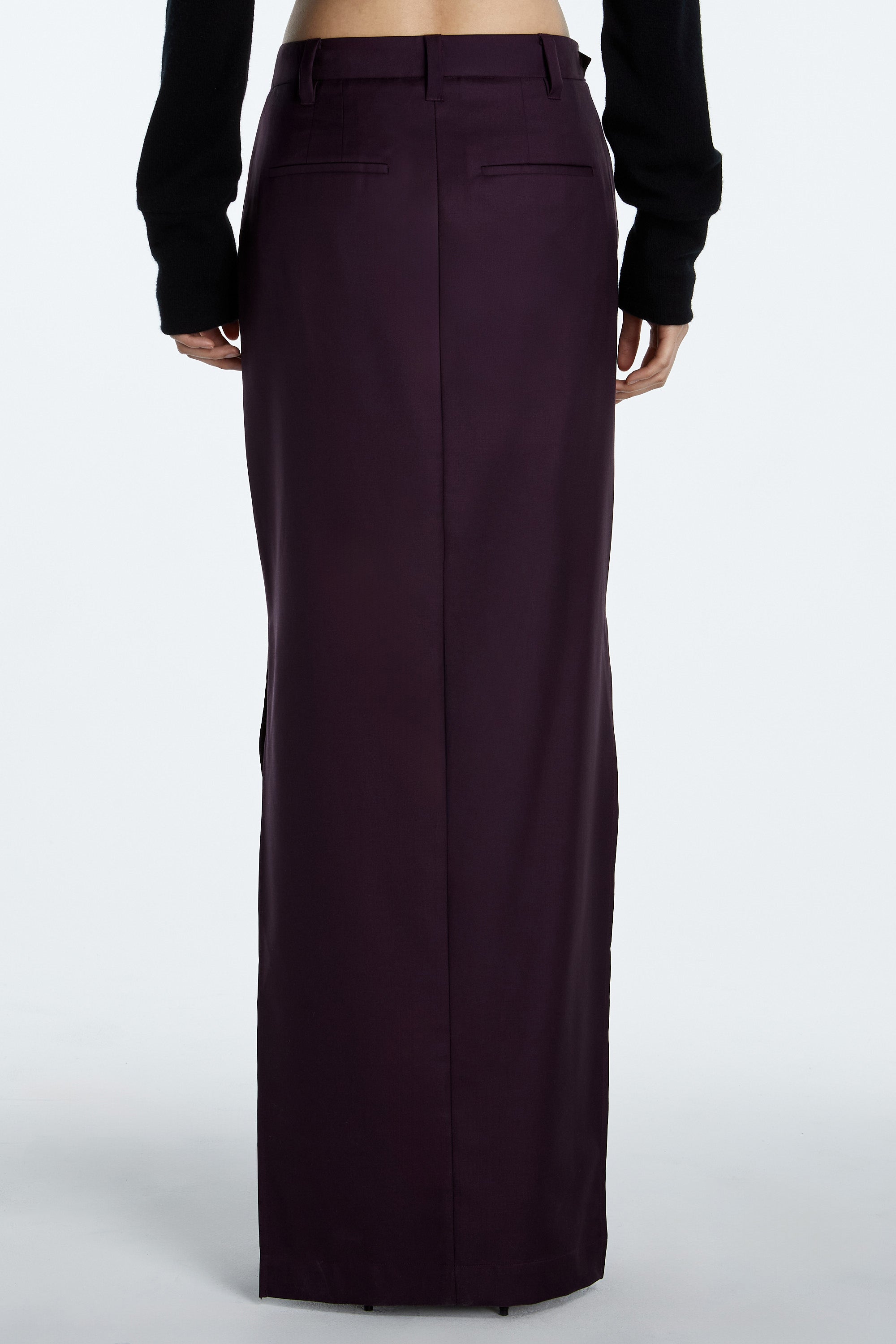 SHAO aubergine column skirt back view