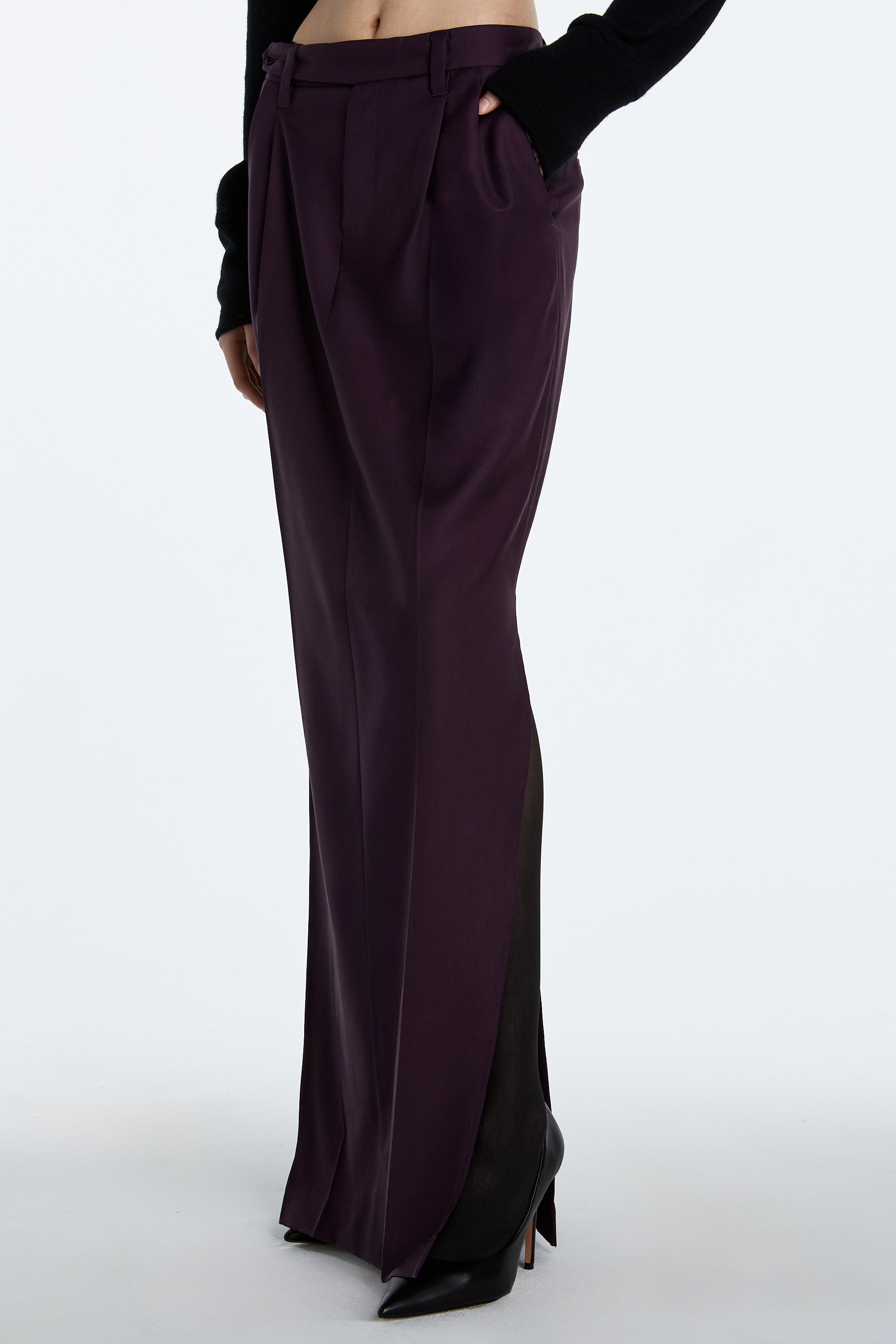 SHAO aubergine column skirt side view